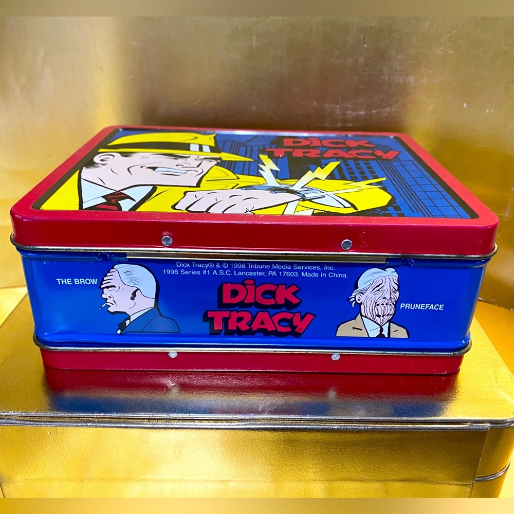DICK TRACY VINTAGE COLLECTIBLE 1998 METAL TOTE LUNCHBOX & 199O APPLAUSE FIGURE - Picture 8 of 15